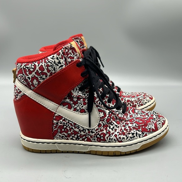 Nike Dunk Sky High Liberty of London Women's Size 6 Red Shoes 529040-600 - Picture 2 of 9